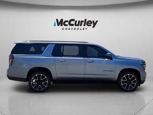 Used 2024 Chevrolet Suburban RST w/ Luxury Package AWD/4WD image 7
