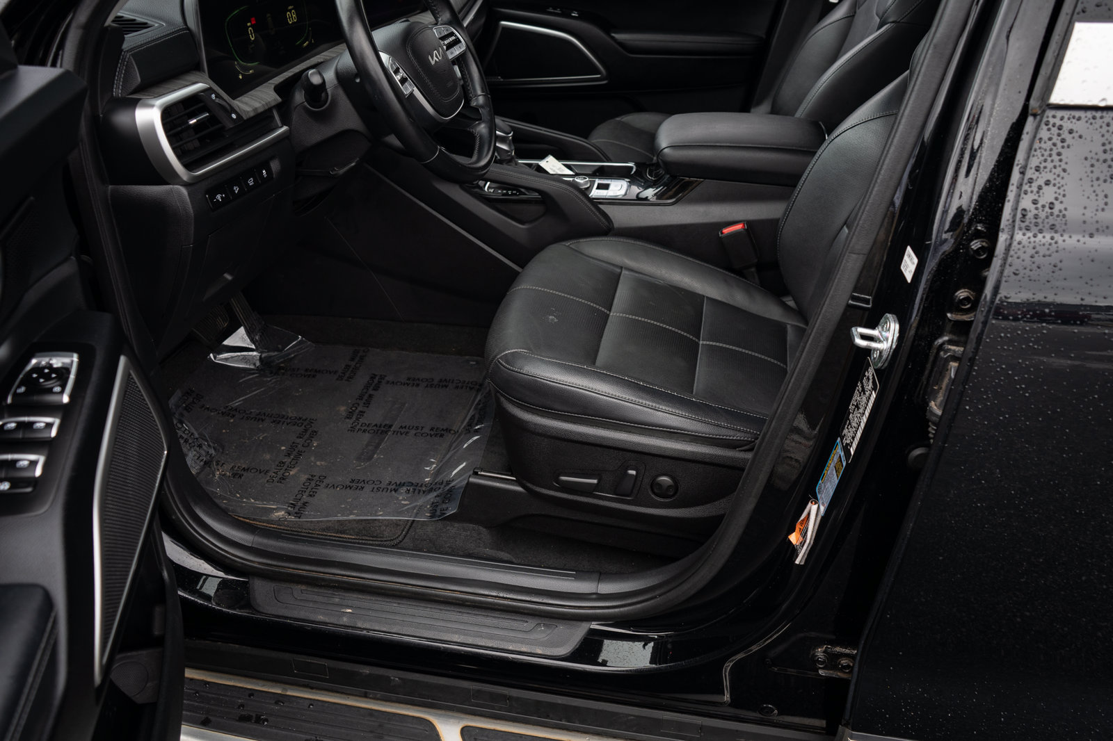 Used 2023 Kia Telluride EX w/ EX Captain's Chair Package FWD image 18