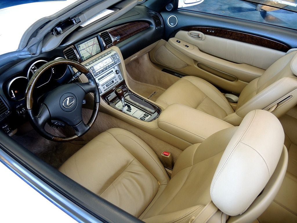 Used 2005 Lexus SC 430 Convertible w/ Preferred Accessory Pkg RWD image 12