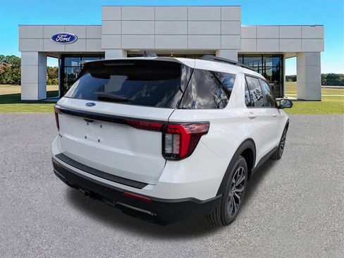 New 2026 Ford Explorer ST-Line RWD image 2