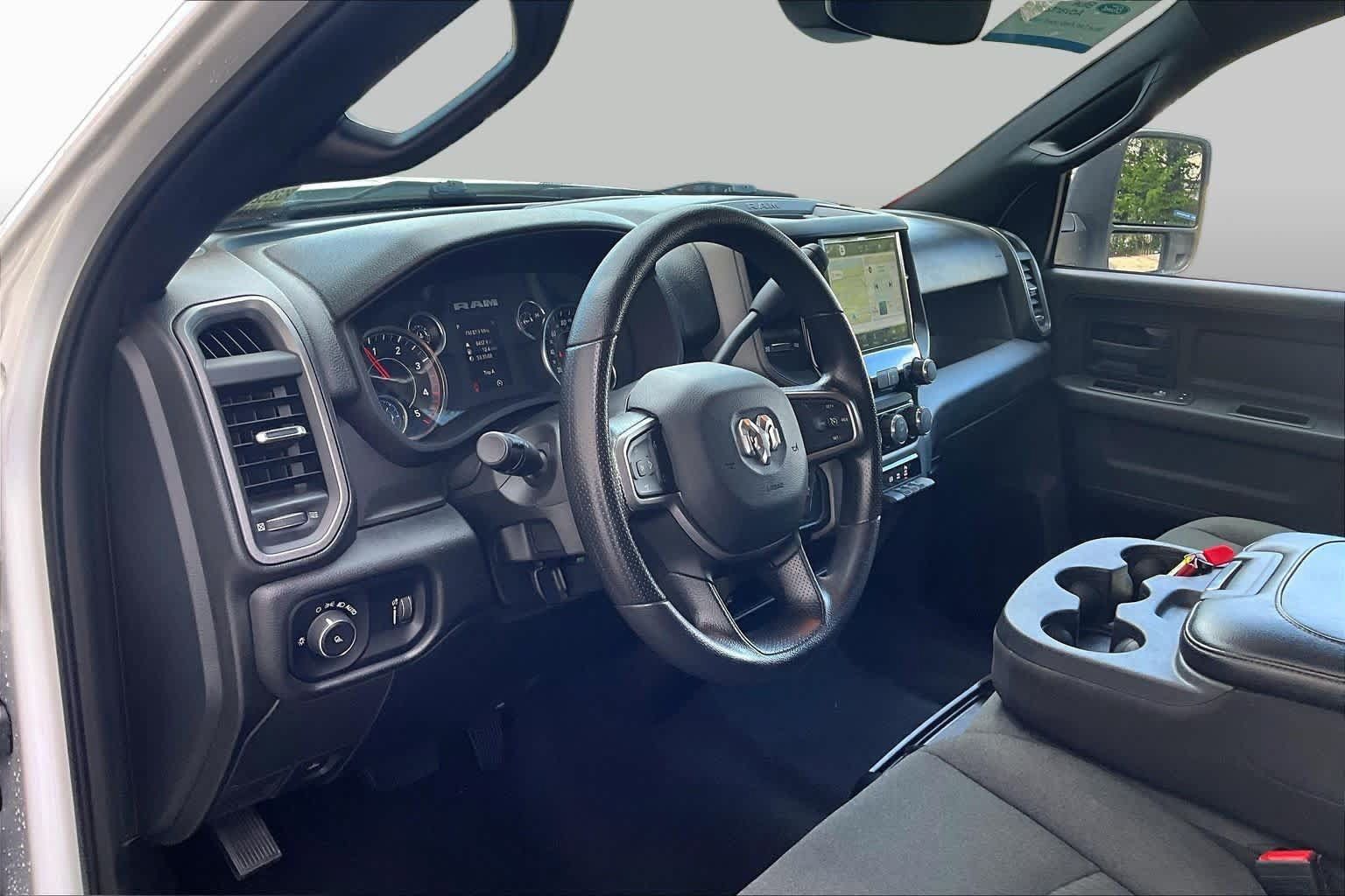 Used 2024 RAM 2500 Tradesman w/ Chrome Appearance Group AWD/4WD image 18