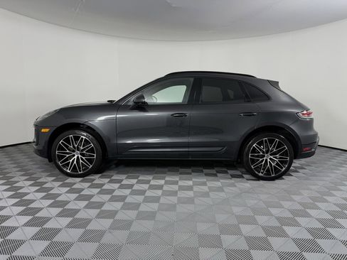 Certified 2025 Porsche Macan image 2