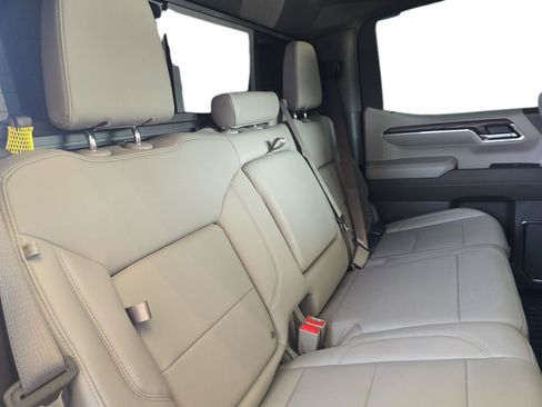 Used 2024 GMC Sierra 1500 SLT w/ SLT Premium Plus Package image 18