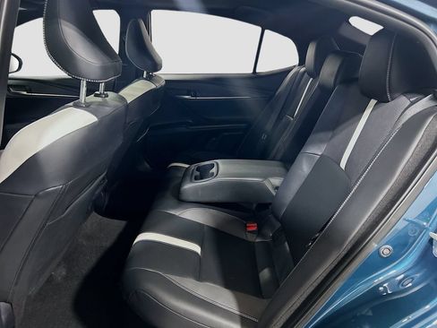 Used 2025 Toyota Camry SE w/ Convenience Package FWD image 21