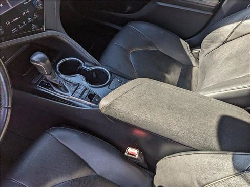 Used 2019 Toyota Camry XSE FWD image 13