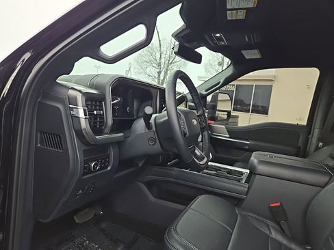 Used 2026 Ford F450 Platinum w/ FX4 Off-Road Package image 16