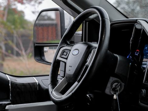 Used 2019 Ford F250 Lariat w/ Chrome Package image 16