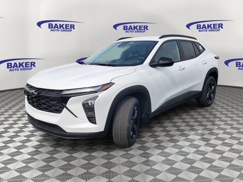 New 2026 Chevrolet Trax LT w/ Midnight Edition FWD image 4