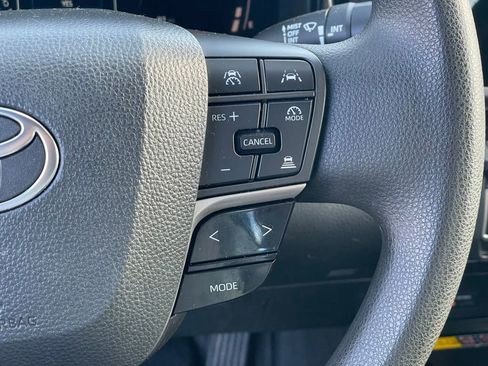 Used 2025 Toyota Camry LE image 17