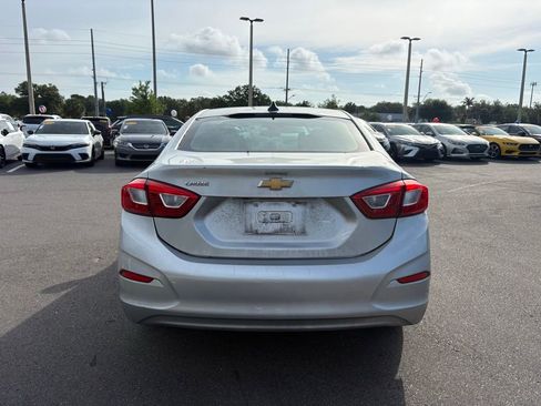 Used 2019 Chevrolet Cruze LS FWD image 4