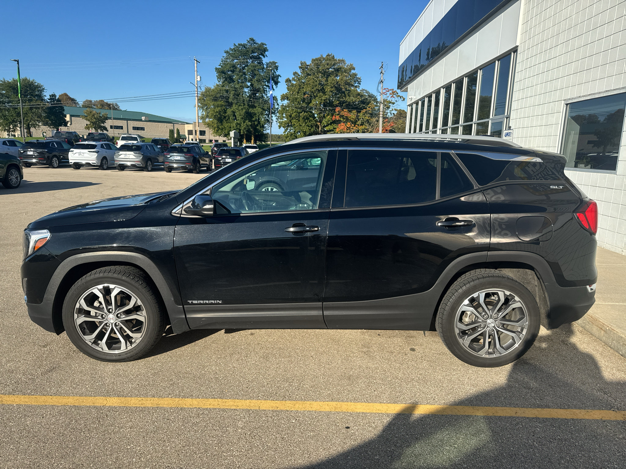 Used 2021 GMC Terrain SLT AWD/4WD image 3