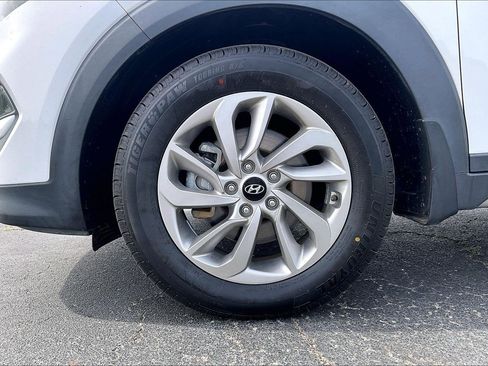 Used 2017 Hyundai Tucson SE AWD/4WD image 9