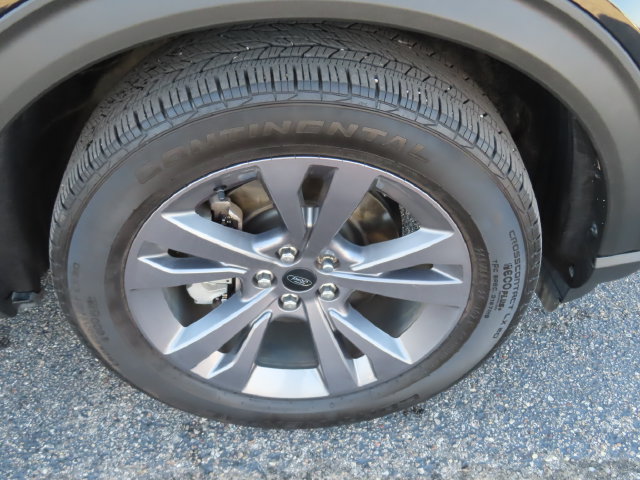 Used 2022 Ford Explorer XLT w/ Equipment Group 202A AWD/4WD image 13