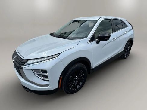Used 2024 Mitsubishi Eclipse Cross LE AWD/4WD image 2