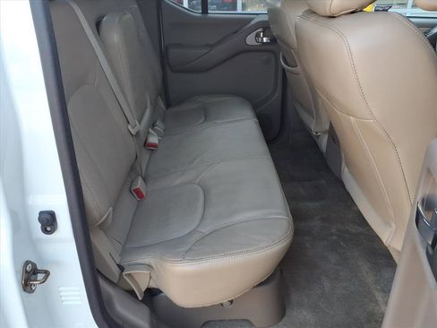 Used 2016 Nissan Frontier SL w/ Moonroof Package image 13