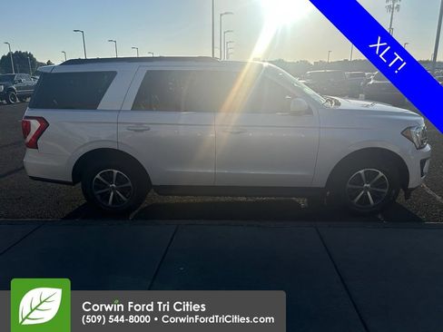 Used 2018 Ford Expedition XLT w/ Equipment Group 201A AWD/4WD image 5