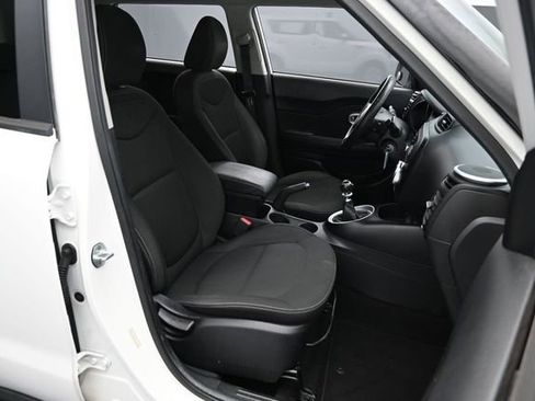 Used 2015 Kia Soul FWD image 24