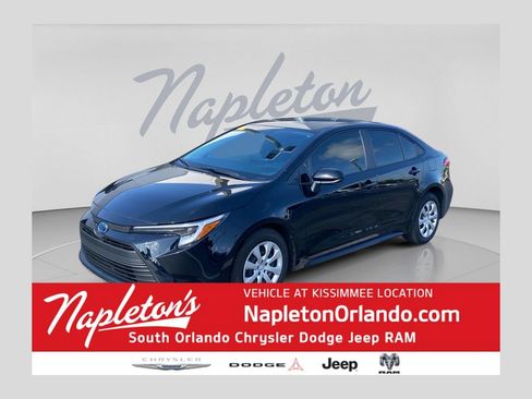 Used 2025 Toyota Corolla LE FWD image 1