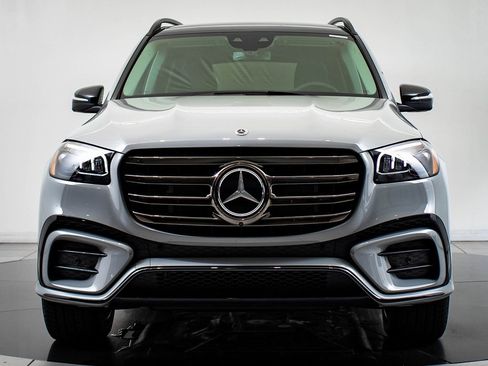 New 2026 Mercedes-Benz GLS 450 4MATIC image 2