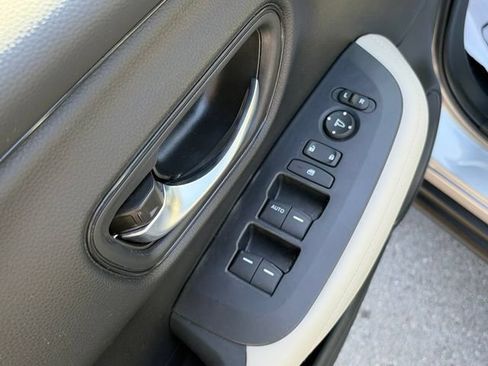 Certified 2024 Honda HR-V LX image 12