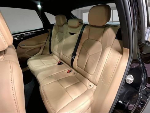 Used 2021 Porsche Macan AWD/4WD image 21