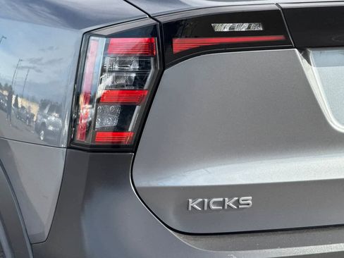 Used 2025 Nissan Kicks SV image 30
