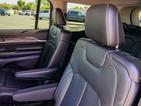 Used 2022 Jeep Grand Cherokee L Limited w/ Black Appearance Package RWD image 13