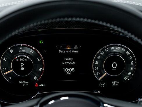 New 2025 Bentley Bentayga image 38