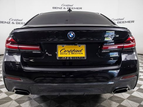 Used 2023 BMW 530e w/ M Sport Package image 8