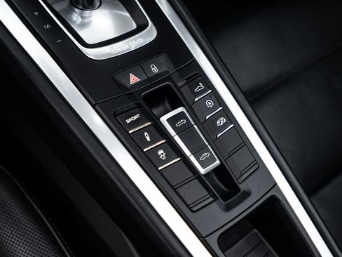 Certified 2014 Porsche 911 Targa 4S image 19