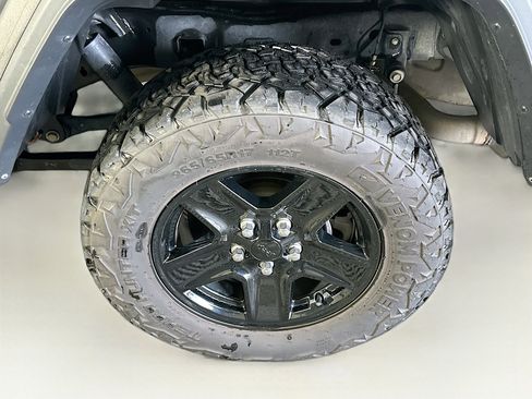 Used 2021 Jeep Gladiator Sport AWD/4WD image 11