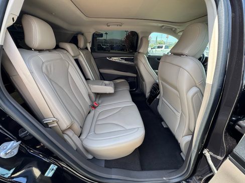 Used 2022 Lincoln Nautilus Reserve AWD/4WD image 21