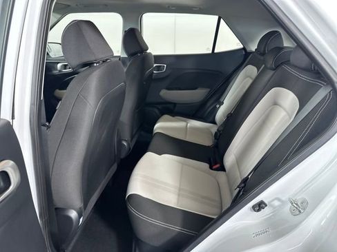 Certified 2023 Hyundai Venue SEL image 25