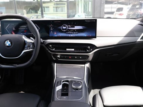 Used 2025 BMW 330i Sedan w/ Premium Package RWD image 27