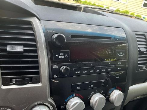 Used 2010 Toyota Tundra 4x4 Double Cab image 15