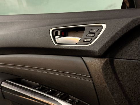 Used 2018 Acura TLX V6 w/ Technology Package image 16