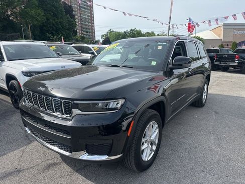 Used 2023 Jeep Grand Cherokee L Laredo w/ Luxury Tech Group I AWD/4WD image 1