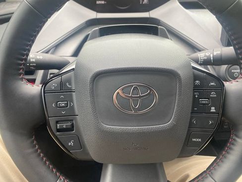 Used 2024 Toyota Prius Prime Premium FWD image 4