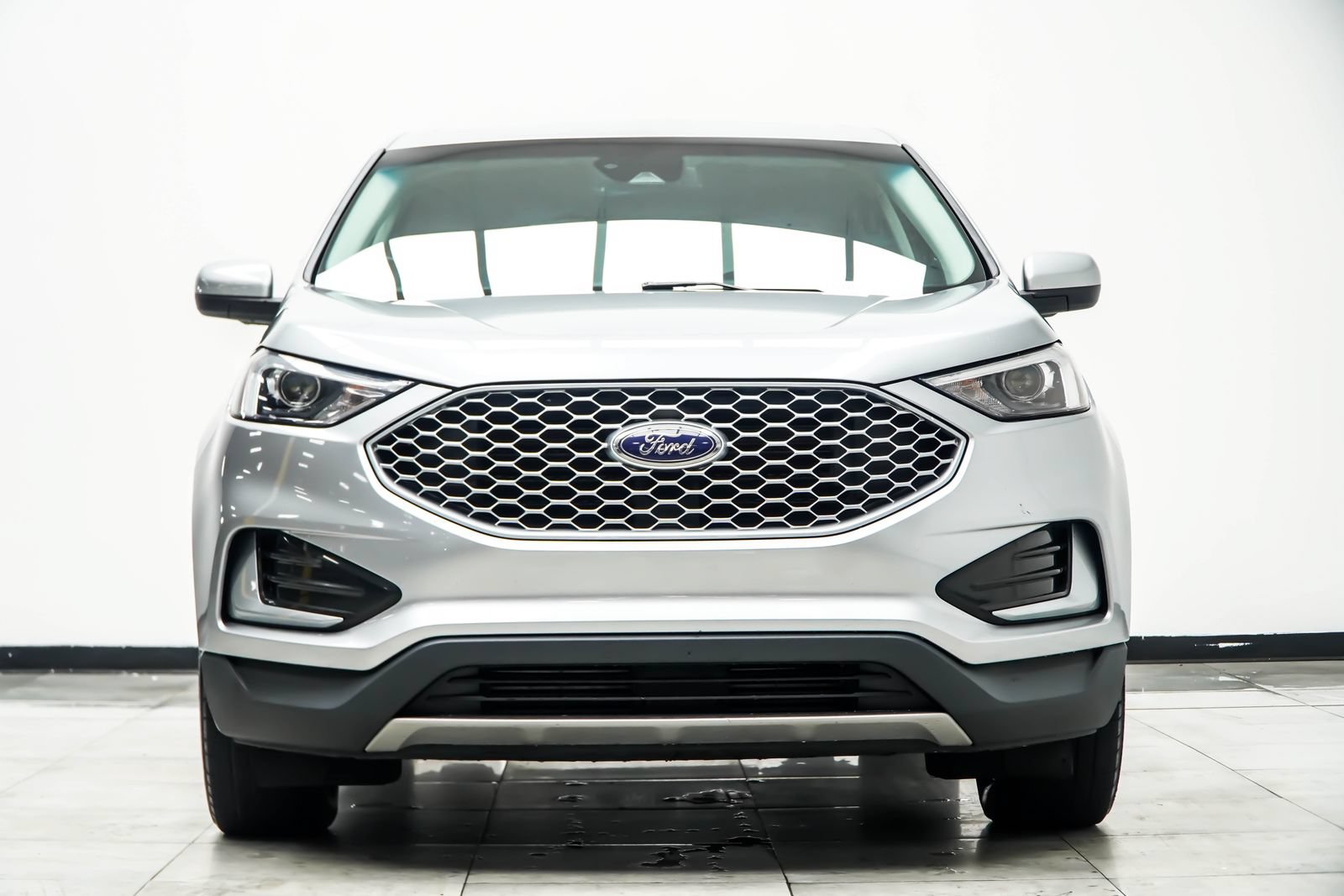 Used 2023 Ford Edge SEL AWD/4WD image 9