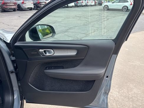 Certified 2023 Volvo XC40 B5 Ultimate w/ Protection Package Premier AWD/4WD image 35
