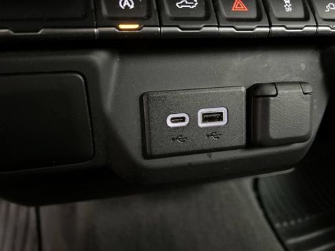 Used 2021 Chevrolet Silverado 1500 Custom w/ Safety Confidence Package AWD/4WD image 34