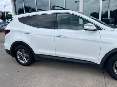 Used 2017 Hyundai Santa Fe Sport w/ 2.4L Tech Package 04 FWD image 5