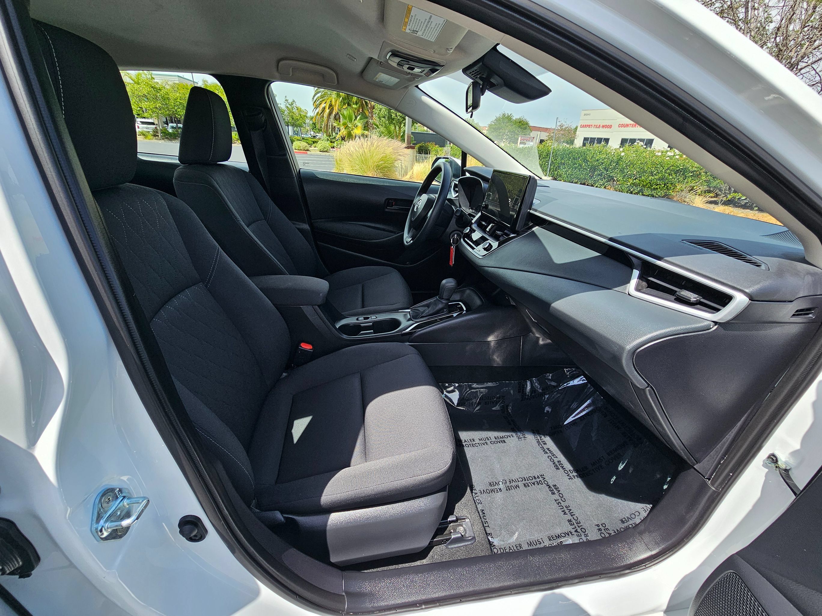 Used 2025 Toyota Corolla LE FWD image 27