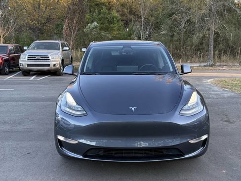 Used 2022 Tesla Model Y Long Range image 2