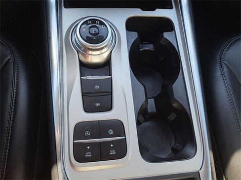 Used 2023 Ford Explorer XLT w/ Equipment Group 202A image 28