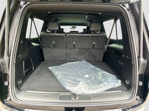 New 2026 Jeep Grand Wagoneer L Limited AWD/4WD image 12