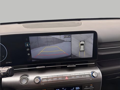 Used 2024 Hyundai Kona Limited image 18