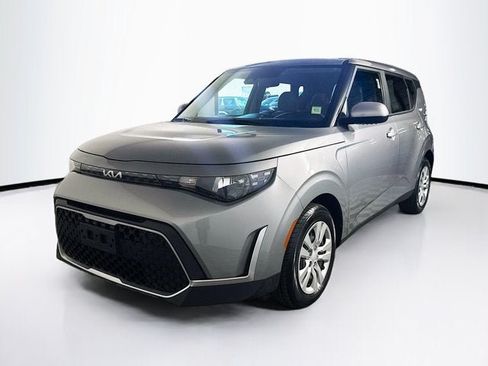 Used 2023 Kia Soul LX FWD image 1