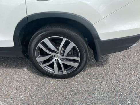 Used 2017 Honda Pilot Touring image 8