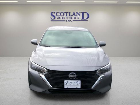 Used 2024 Nissan Sentra SV FWD image 3